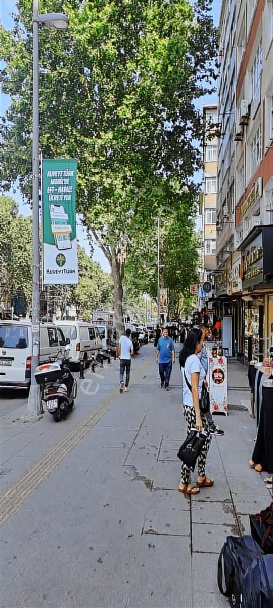Millet Caddesi Üzerinde Kiralık Depolu Dükkan