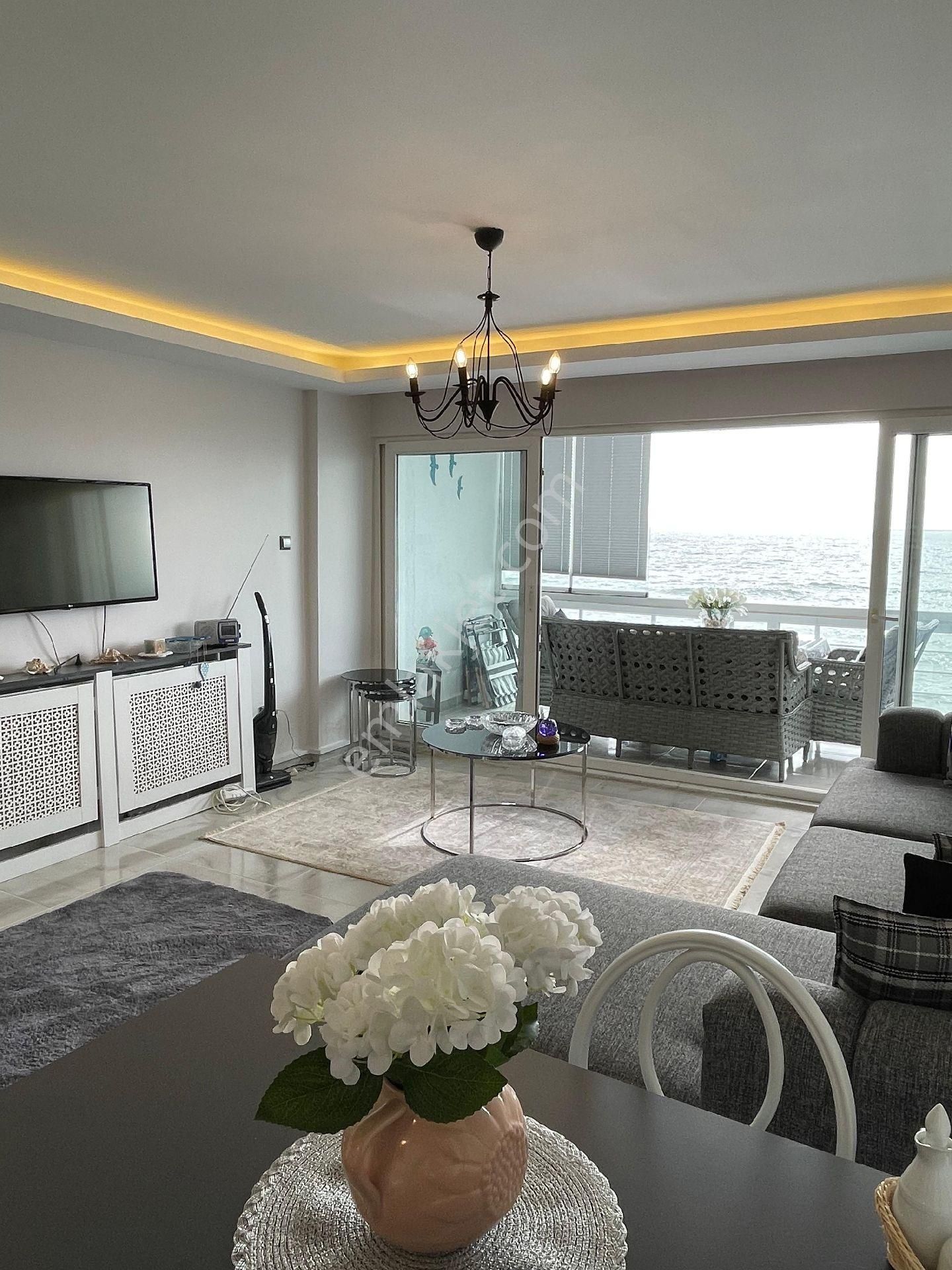 Tiyap'tan Büyükçekmece Celaliye’de Denize Sıfır 1+1 Satılık Yalı Daire - Görsel 2