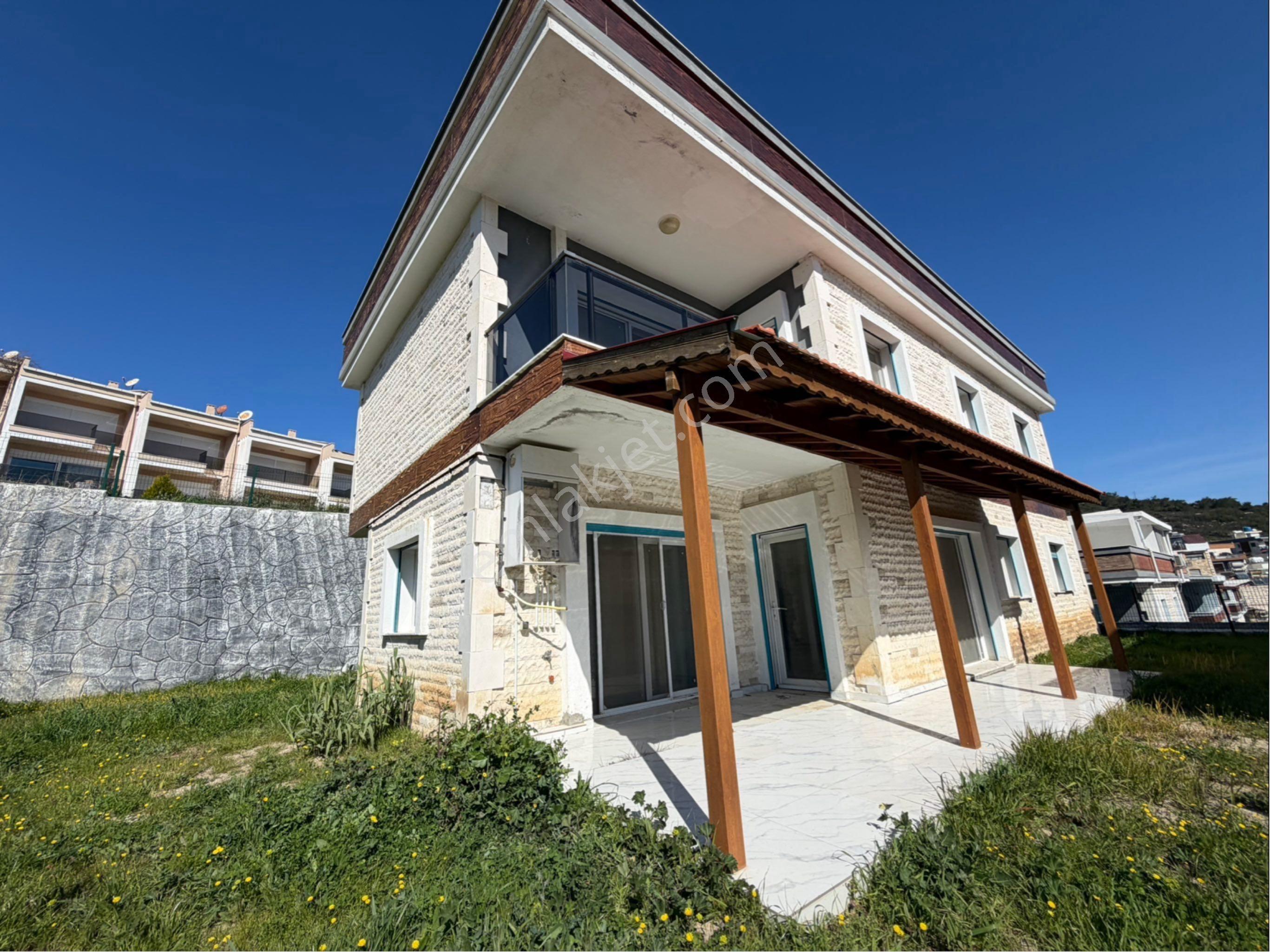 Yenifoça Burunucunda Panoramik Deniz Manzaralı Lüks Villa - Görsel 5