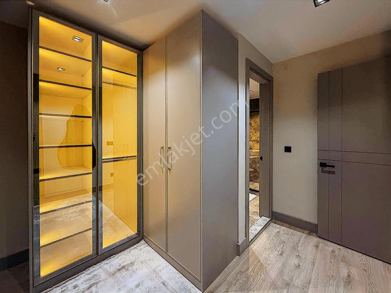 Kuşadası'nda Havuzlu Sitede Full Sıfır Eşyalı Satılık 2+1 Daire - Görsel 20