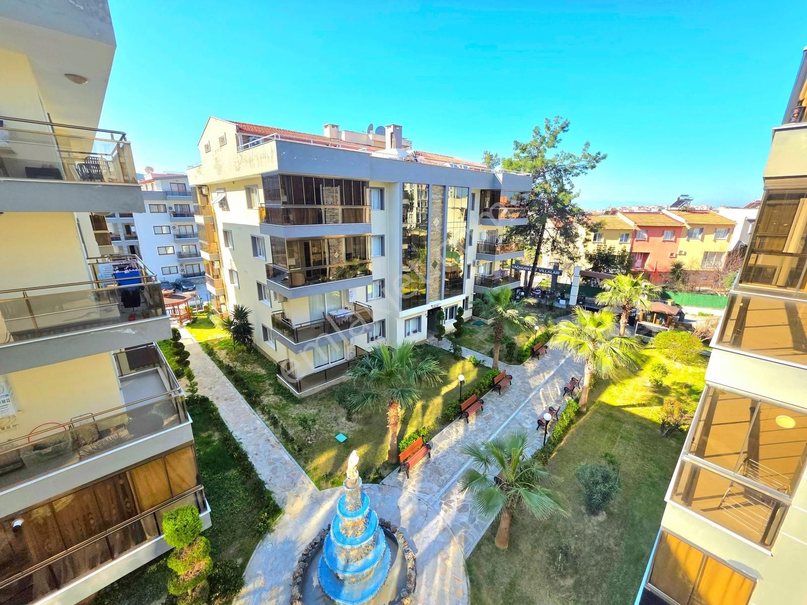 Kuşadası Merkezde 2+1 Arakat Satılık Doğalgazlı Daire - Görsel 35