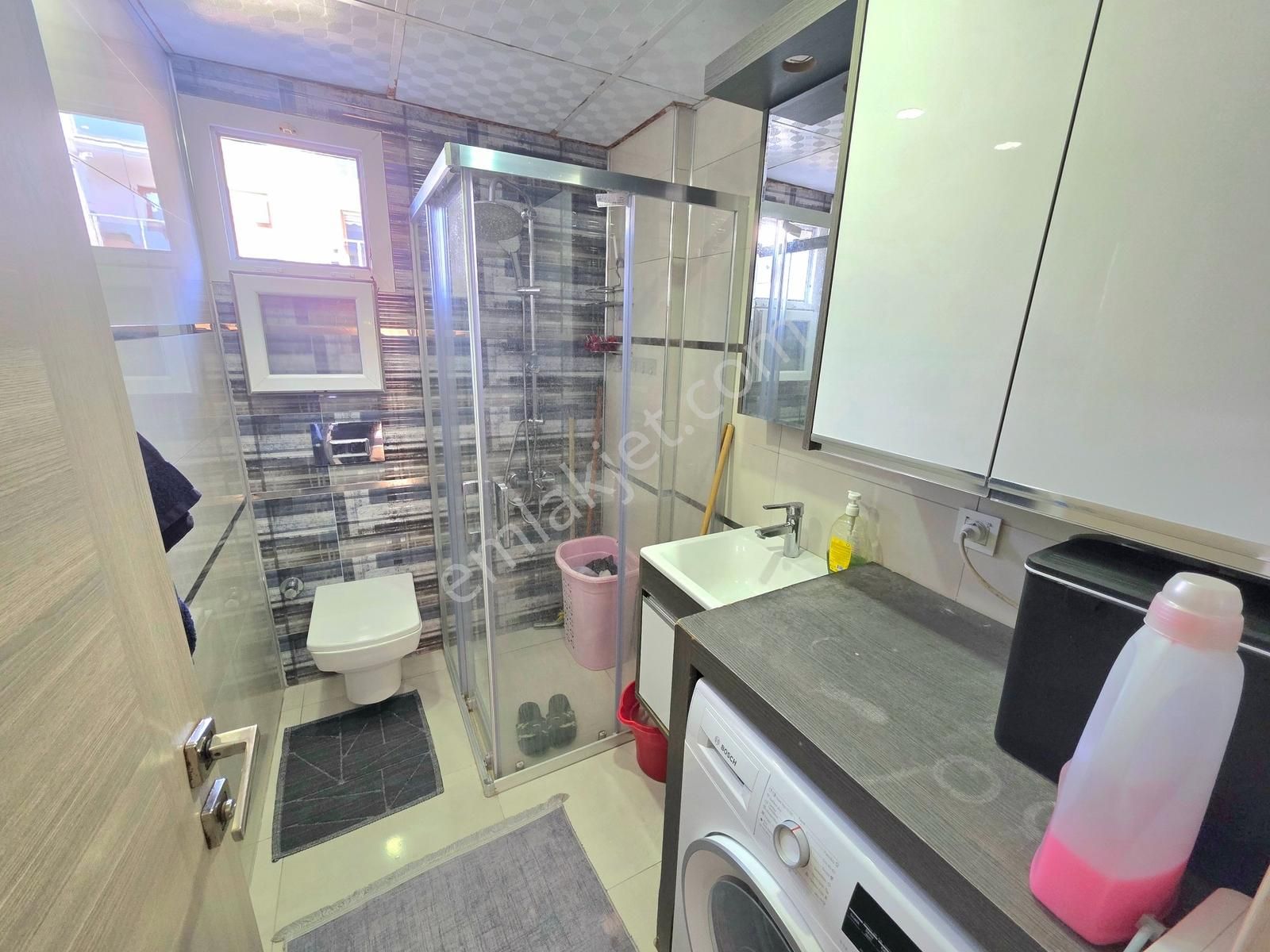 Kuşadası Merkezde 2+1 Arakat Satılık Doğalgazlı Daire - Görsel 8