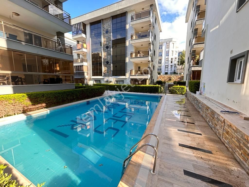 Kuşadası Merkezde 2+1 Arakat Satılık Doğalgazlı Daire - Görsel 34