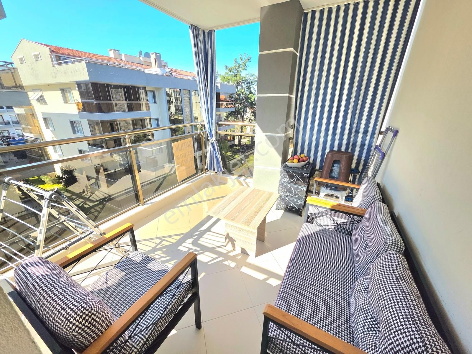 Kuşadası Merkezde 2+1 Arakat Satılık Doğalgazlı Daire - Görsel 9