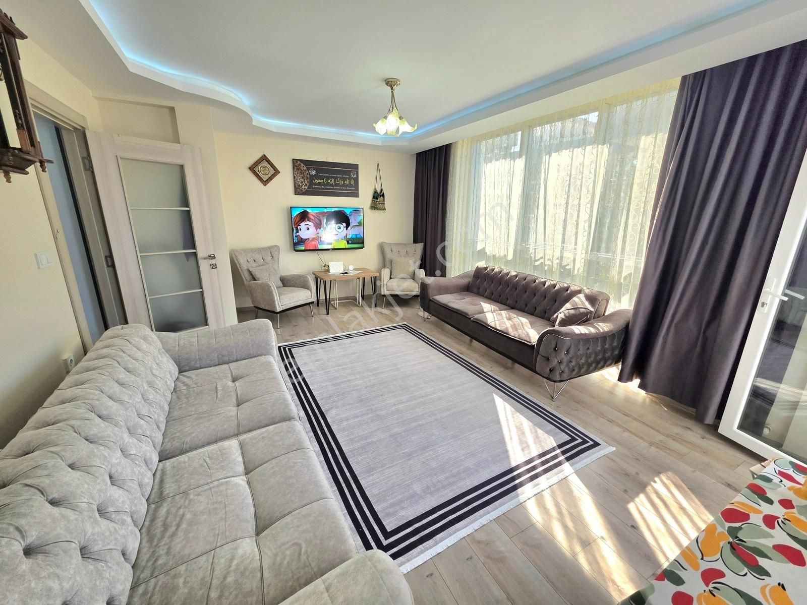 Kuşadası Merkezde 2+1 Arakat Satılık Doğalgazlı Daire - Görsel 23