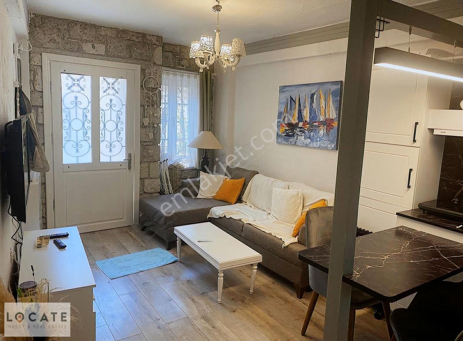 Alaçatının Kalbi Hacımemiş'te Cumbalı Müstakil Dubleks - Görsel 6