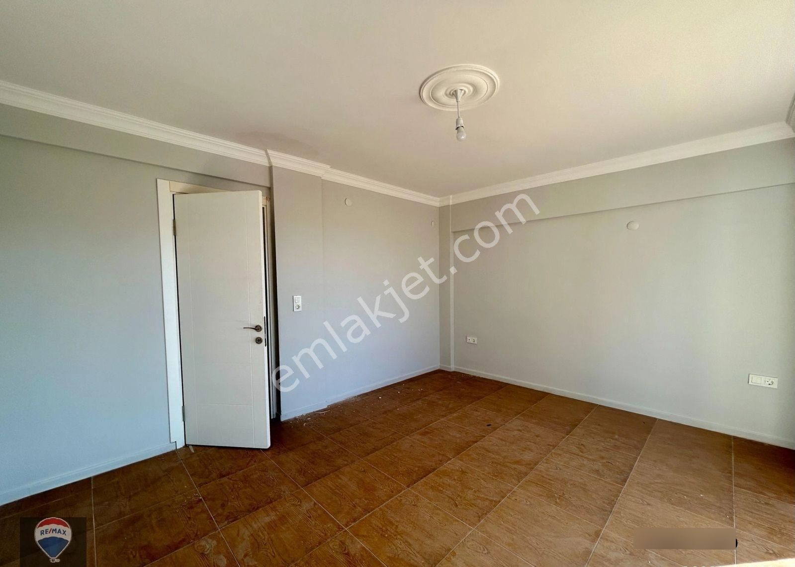 Kuşadası Değırmendere Entelköy Sıtesınde Denız Manzaralı Yazlık - Görsel 3