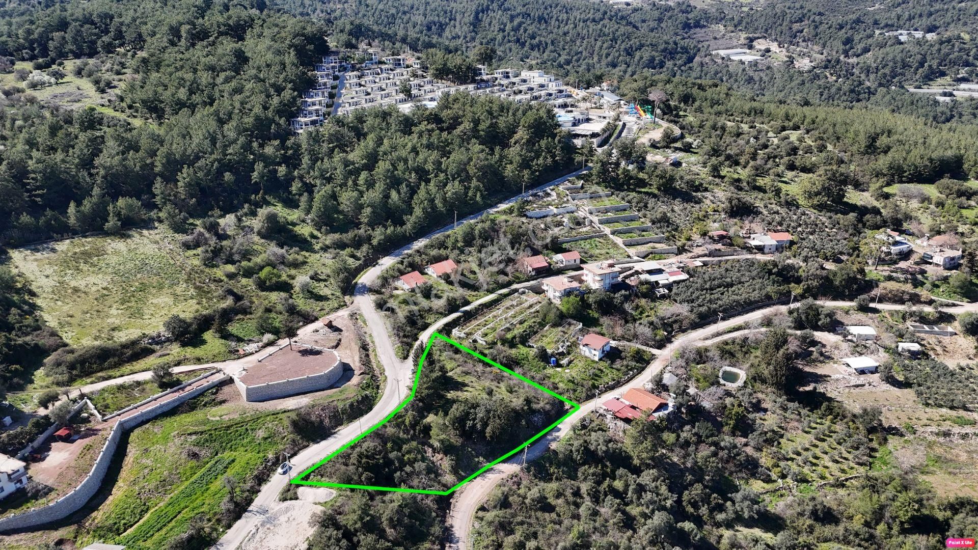 Olympos Yazır'da Deniz Manzaralı Asfalta Cephe Arazi