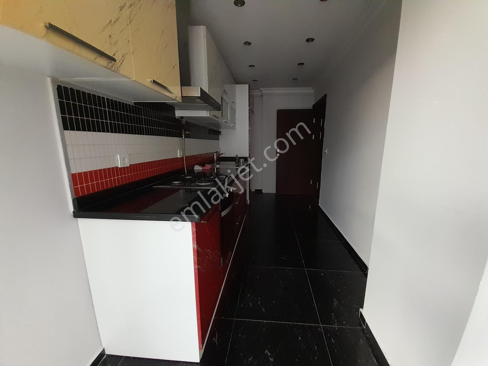 Butik Site Tarzında_elalmış Ve Hat Boyuna Çok Yakın_otoparklı - Görsel 9