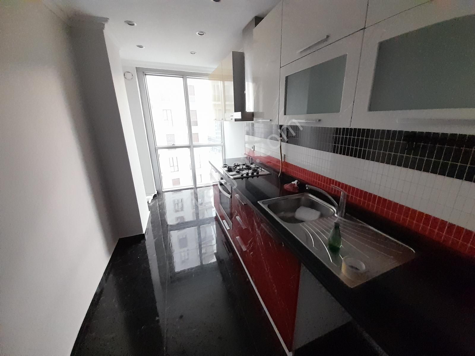 Butik Site Tarzında_elalmış Ve Hat Boyuna Çok Yakın_otoparklı - Görsel 11