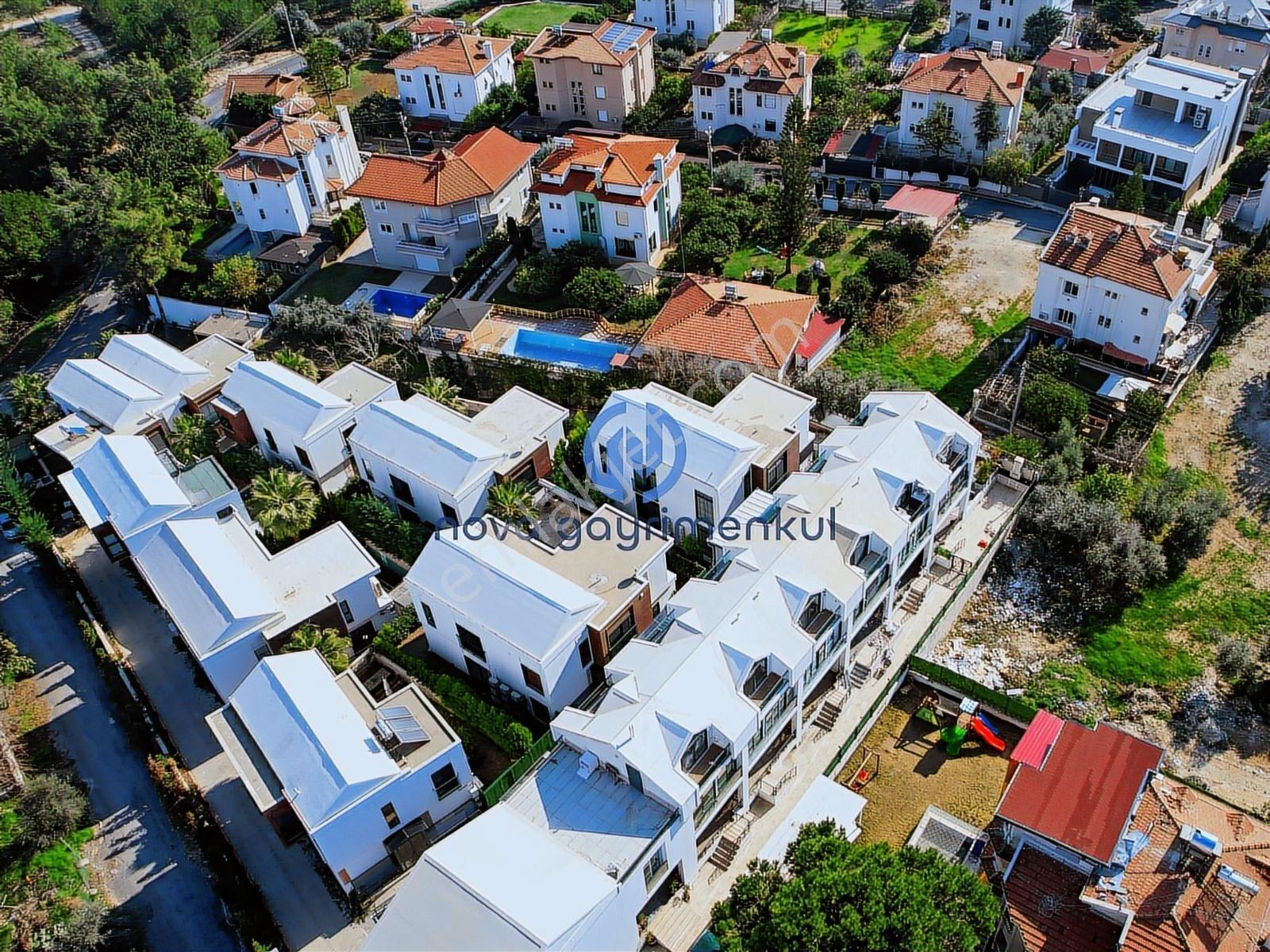 **nova** Kuyuluk'ta Şirin Konsept Ekstralı 3+1 Tripleks Villa