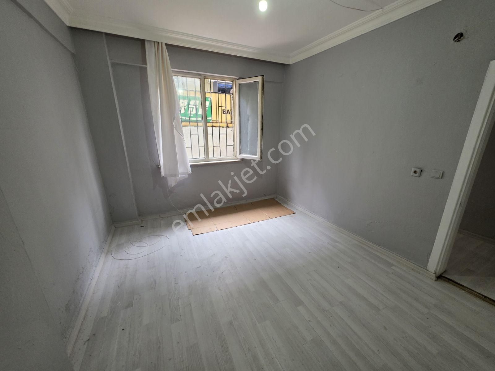 Atatürk Mah. Salı Pazarında Satılık Camları Yüksek 1+1 Bahçekat - Görsel 9