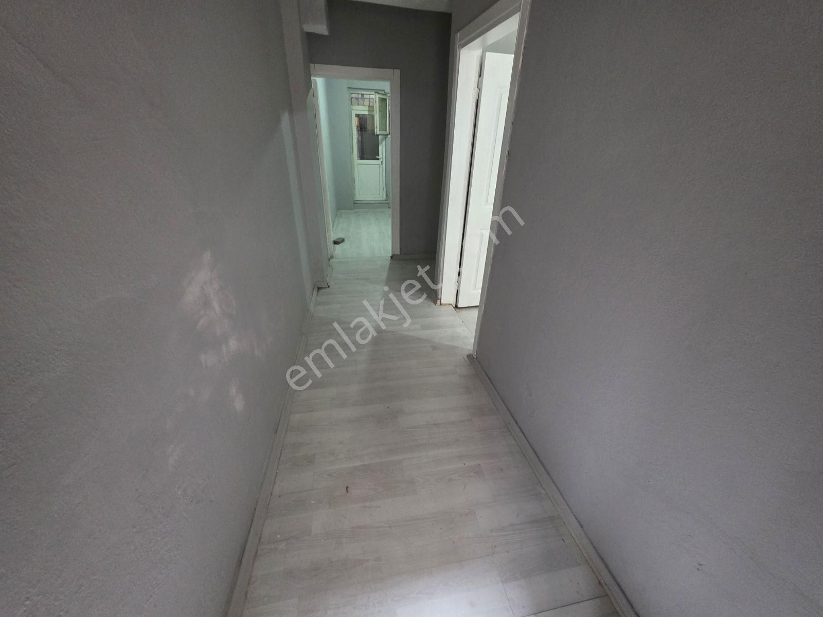 Atatürk Mah. Salı Pazarında Satılık Camları Yüksek 1+1 Bahçekat - Görsel 12