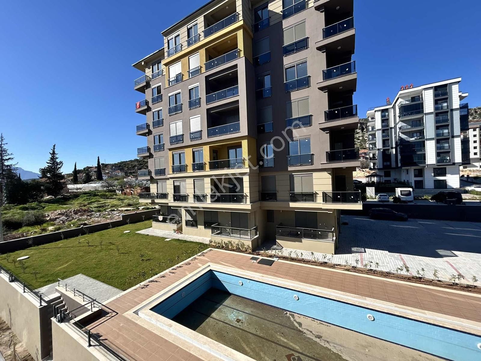 Göçerler'de Site İçi 2+1 Ebeveyn Banyolu Yerden Isıtmalı Havuzlu - Görsel 23