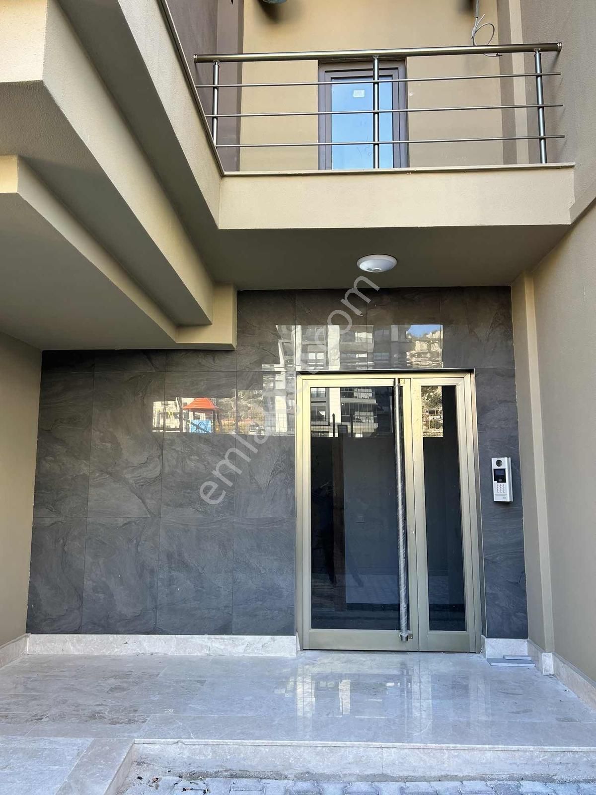 Göçerler'de Site İçi 2+1 Ebeveyn Banyolu Yerden Isıtmalı Havuzlu - Görsel 31