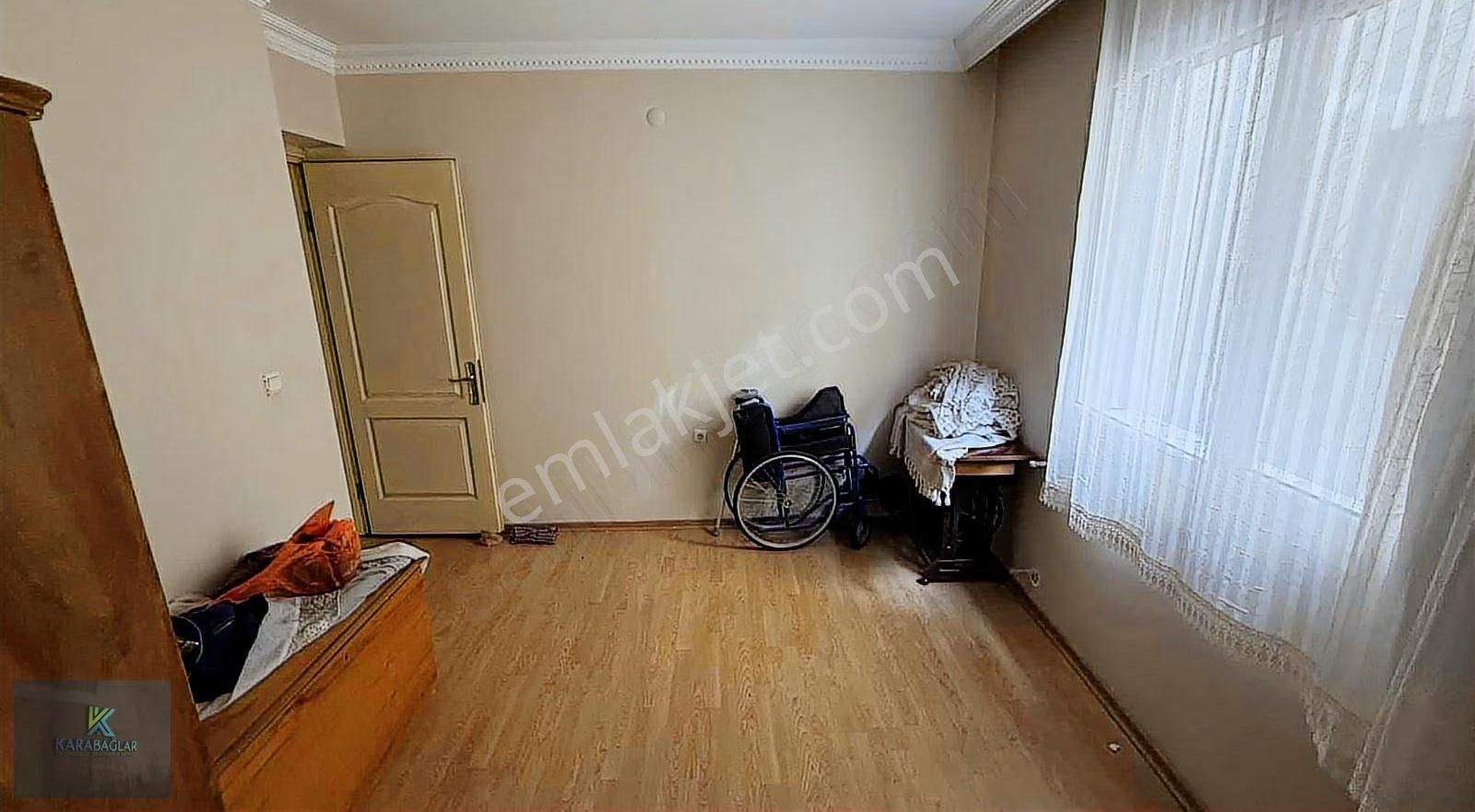 Gülyaka Mahallesinde 3+1 Arakat Önü Açık Kapalı Otoparklı - Görsel 15