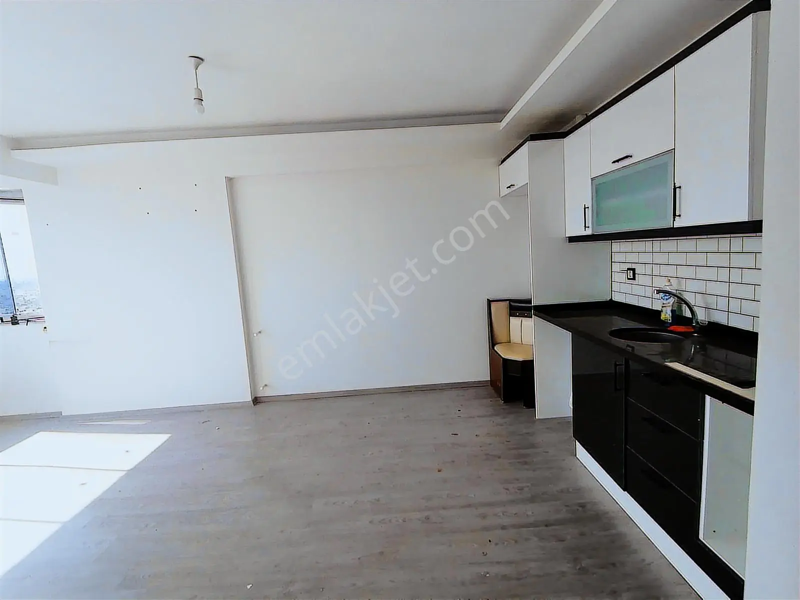 Mithatpaşa Hasarsız Yeni Binada Güney Cepheli 2+1 Kiralık Daire - Görsel 15