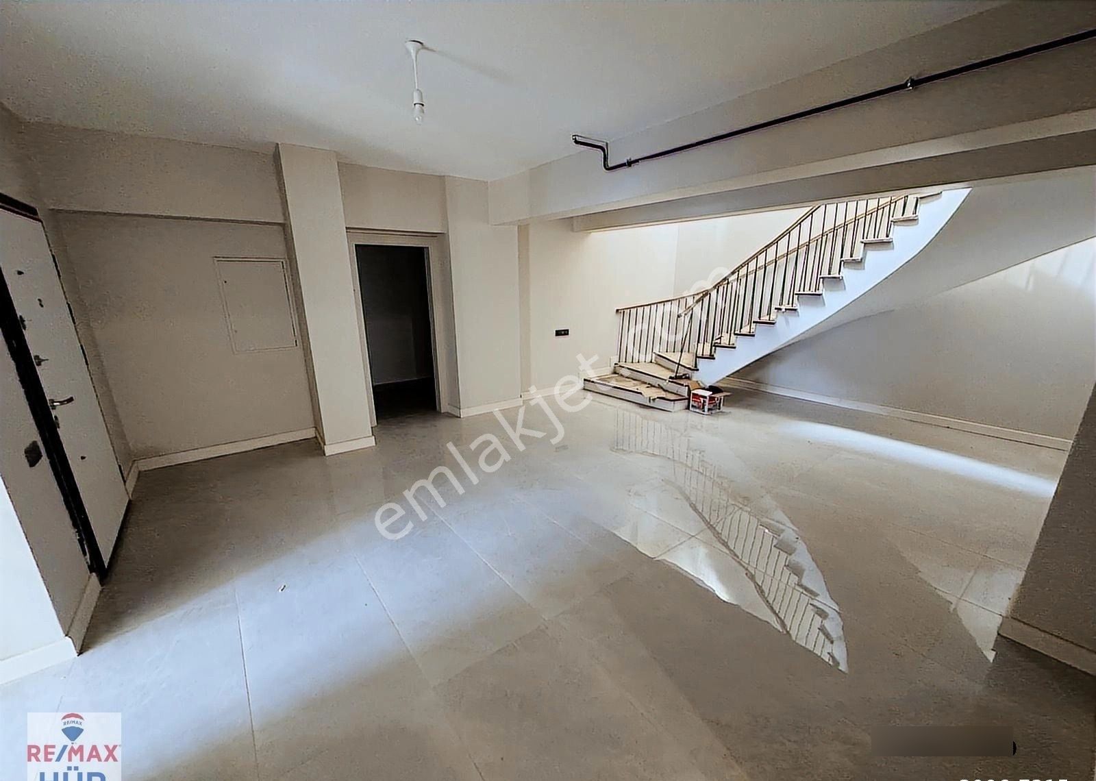 Serdivan Adatıp Arkasında Tripleks Lüks 5+1 Satılık Villa - Görsel 17