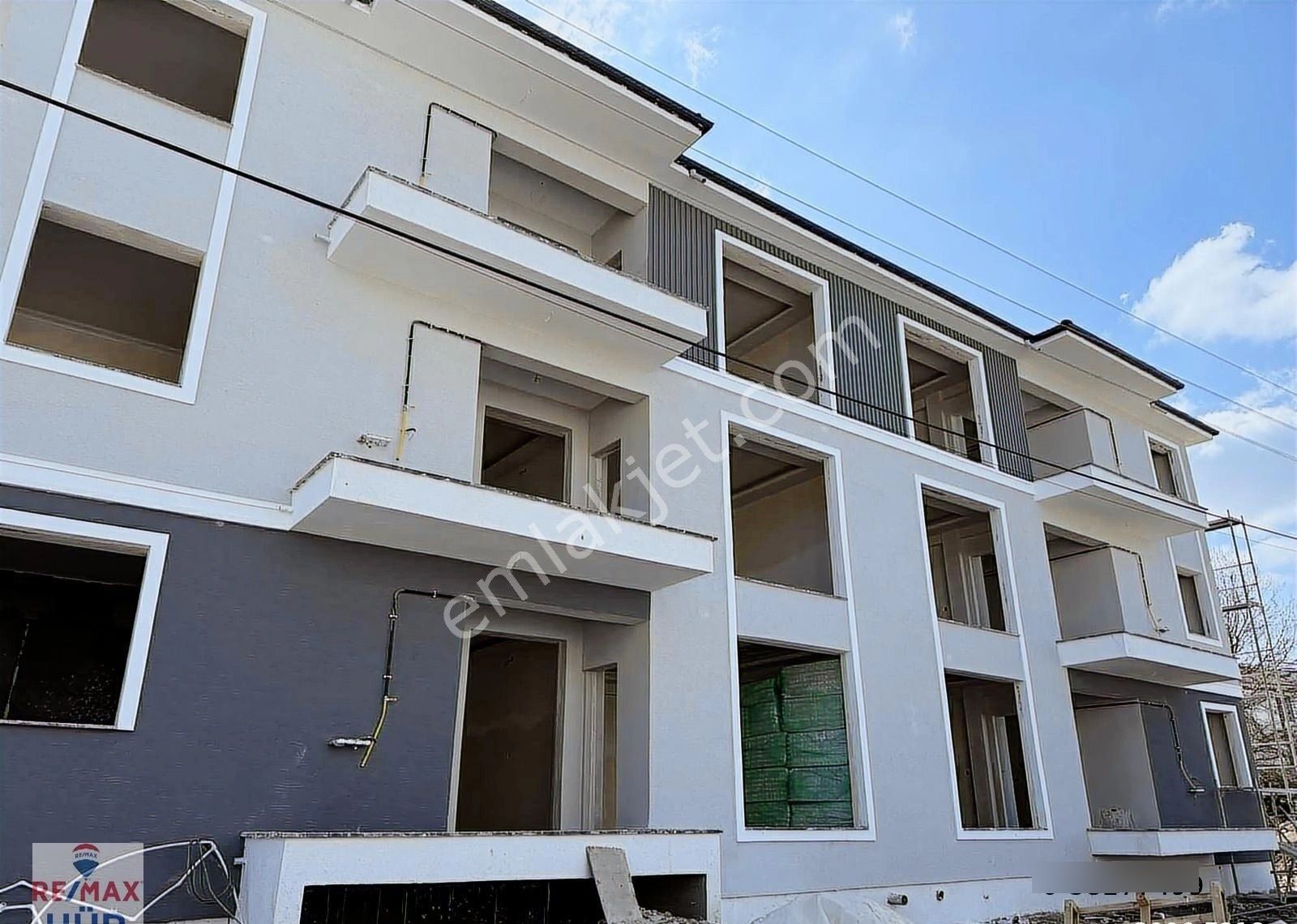 Ömer İnan Remax Hür Neviye Mah. 3+1 Satılık Daire