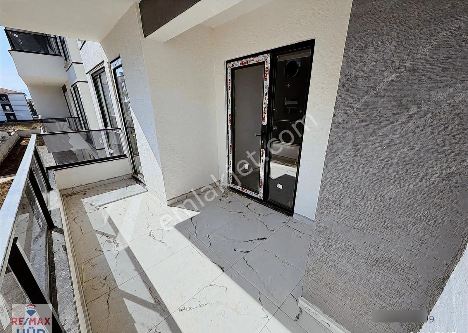 Ömer İnan Remax Hür Fatih Mah. 3+1 Sıfır Ferah Daire - Görsel 2