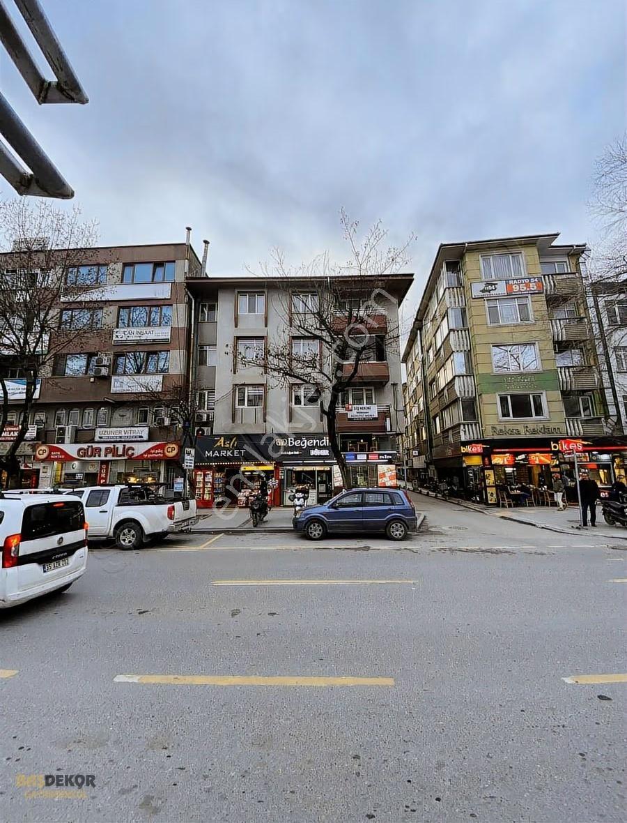 Yeni Camide Ana Cadde Üstünde 3+1 Büro - Görsel 2
