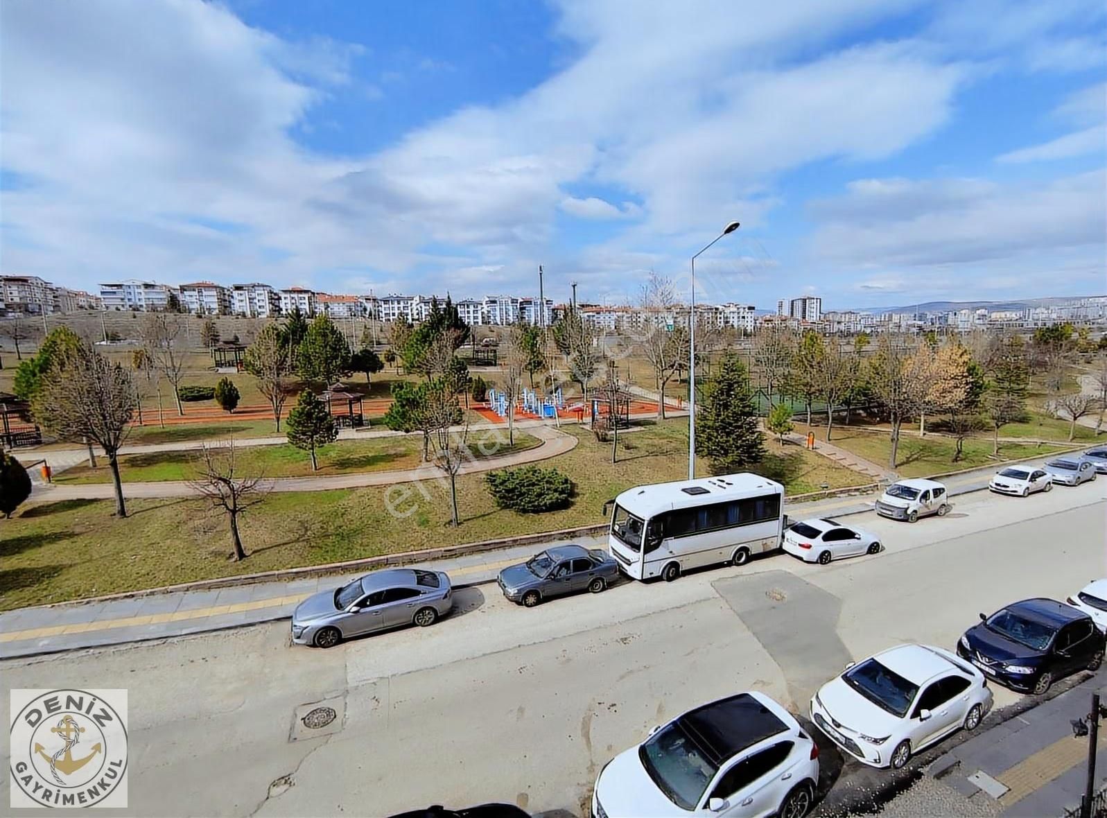 Park Manzaralı Ara Kat Trene Yakın Merkezde 3+1 Daire - Görsel 7