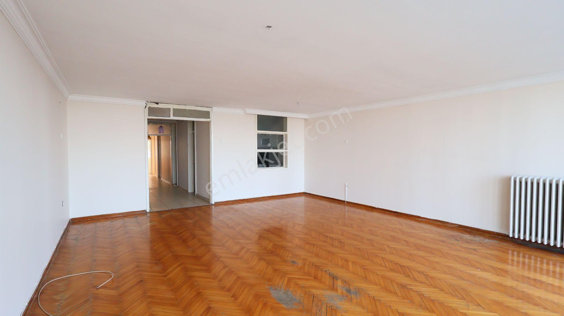 Göztepe Kiralık 3+1 Yalı Dairesi Deniz Manzaralı - Görsel 11