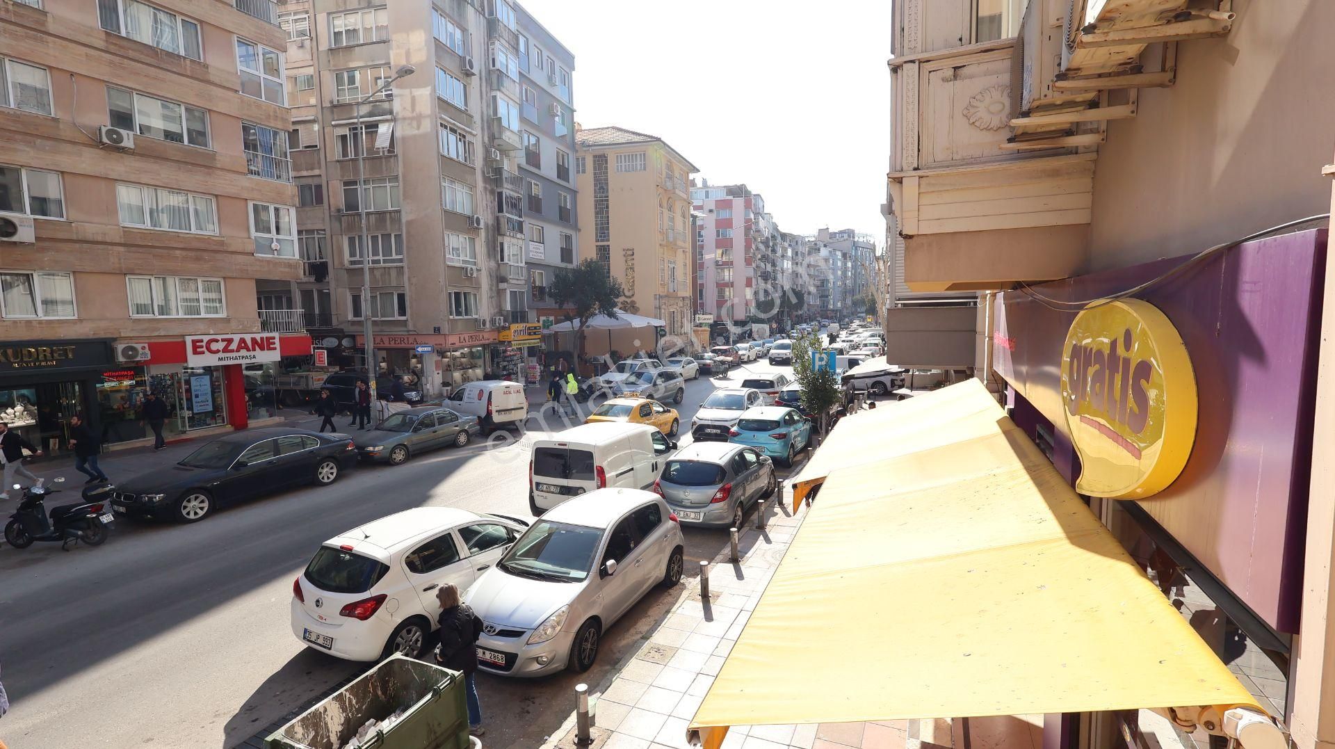 Göztepe Kiralık 3+1 Yalı Dairesi Deniz Manzaralı - Görsel 19