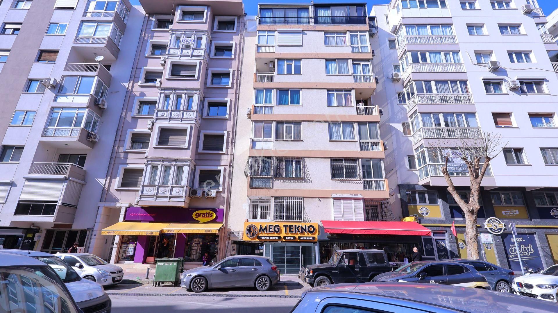 Göztepe Kiralık 3+1 Yalı Dairesi Deniz Manzaralı