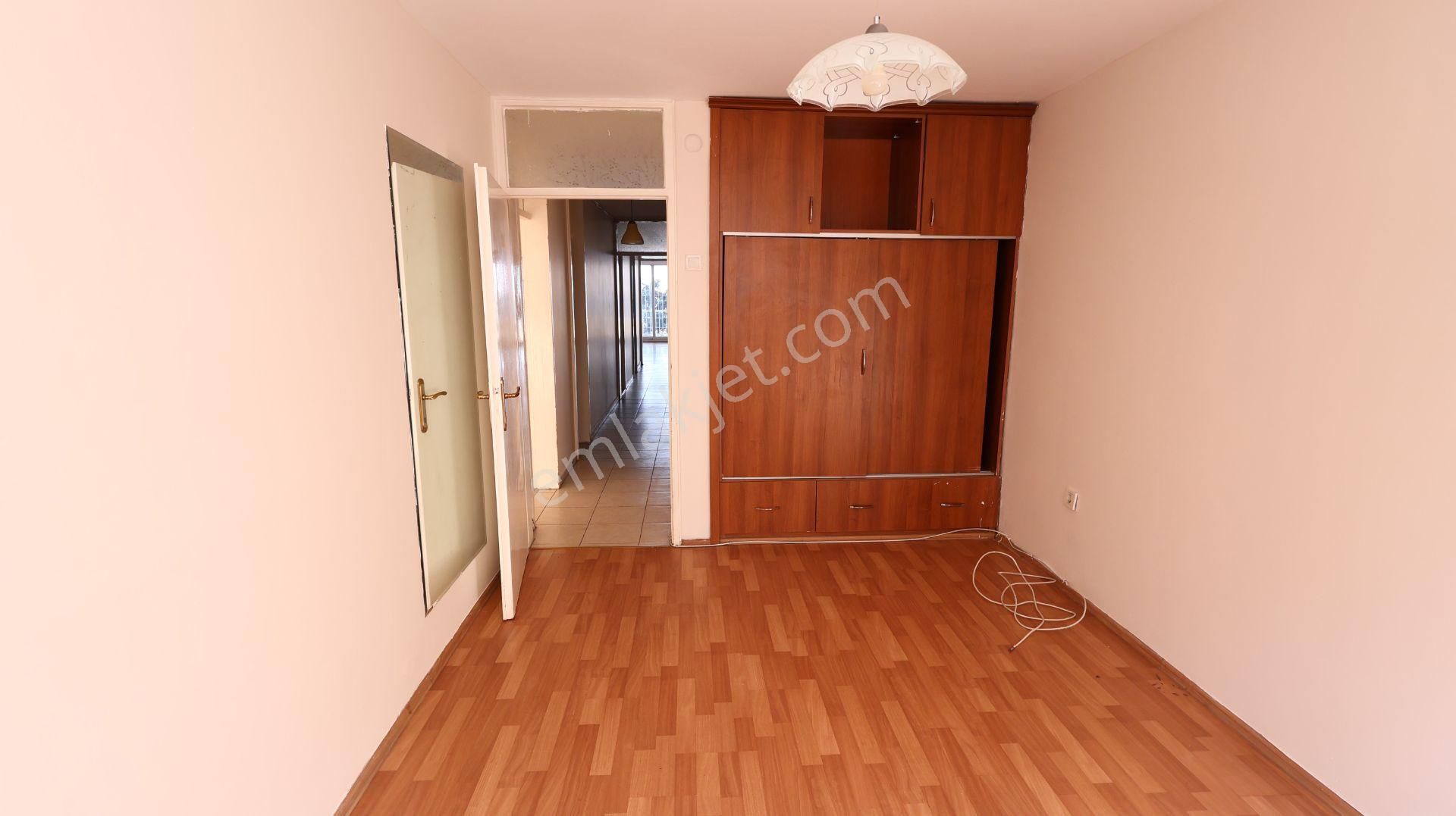 Göztepe Kiralık 3+1 Yalı Dairesi Deniz Manzaralı - Görsel 24