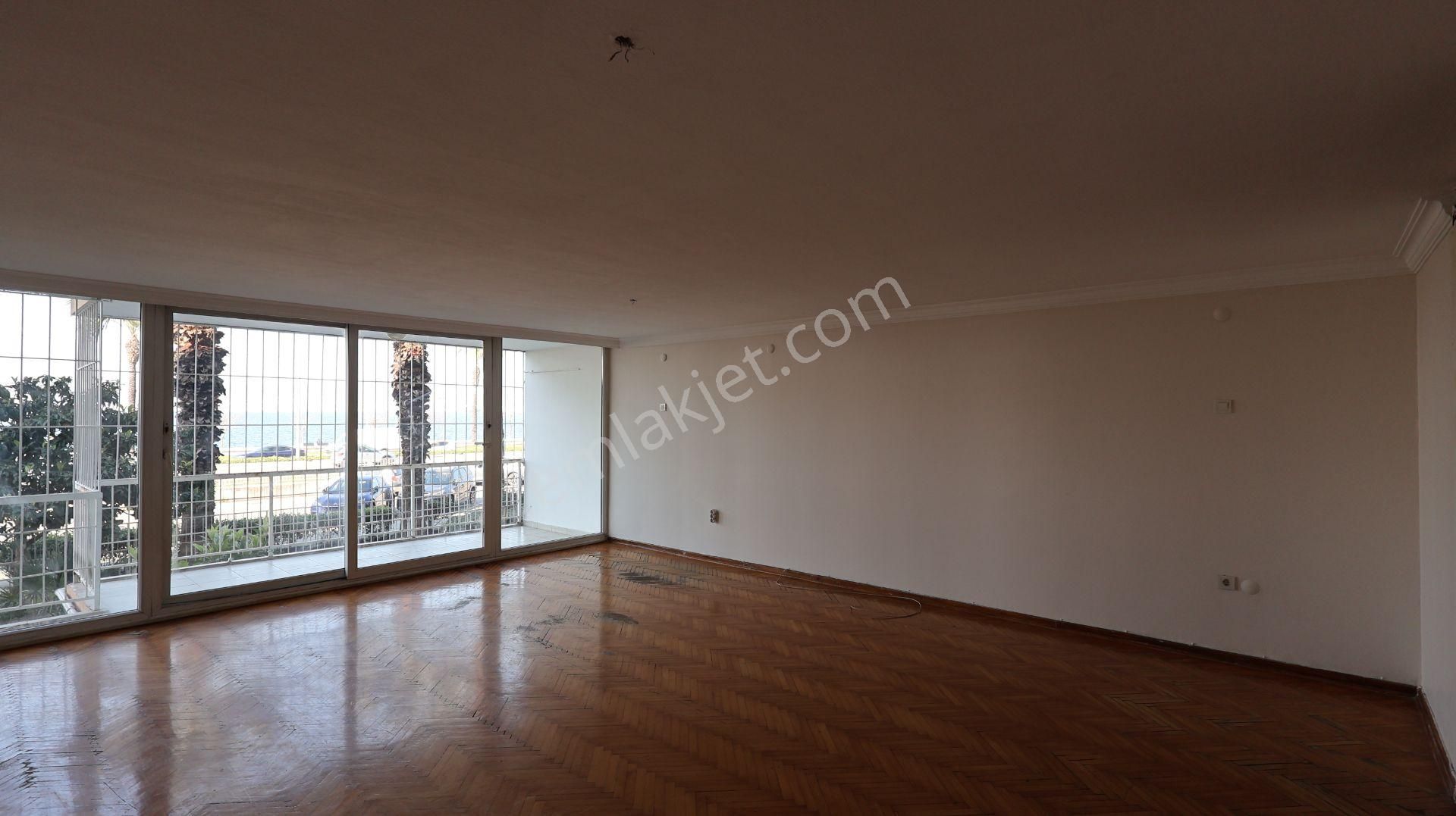 Göztepe Kiralık 3+1 Yalı Dairesi Deniz Manzaralı - Görsel 31