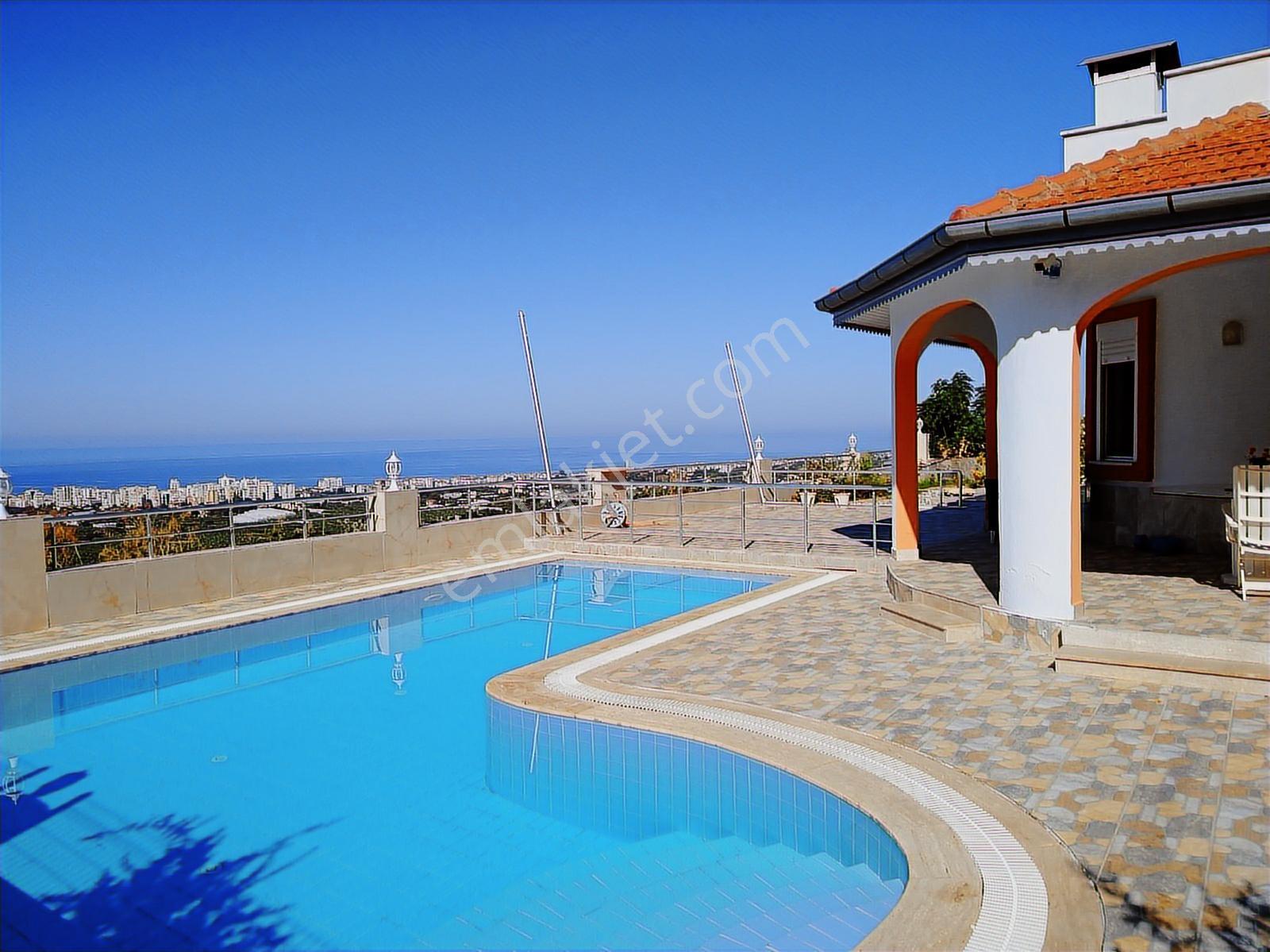 Alanya Mahmutlar 3+1 500m2 Arsada, 200m2 Müstakil Villa Havuzlu - Görsel 21