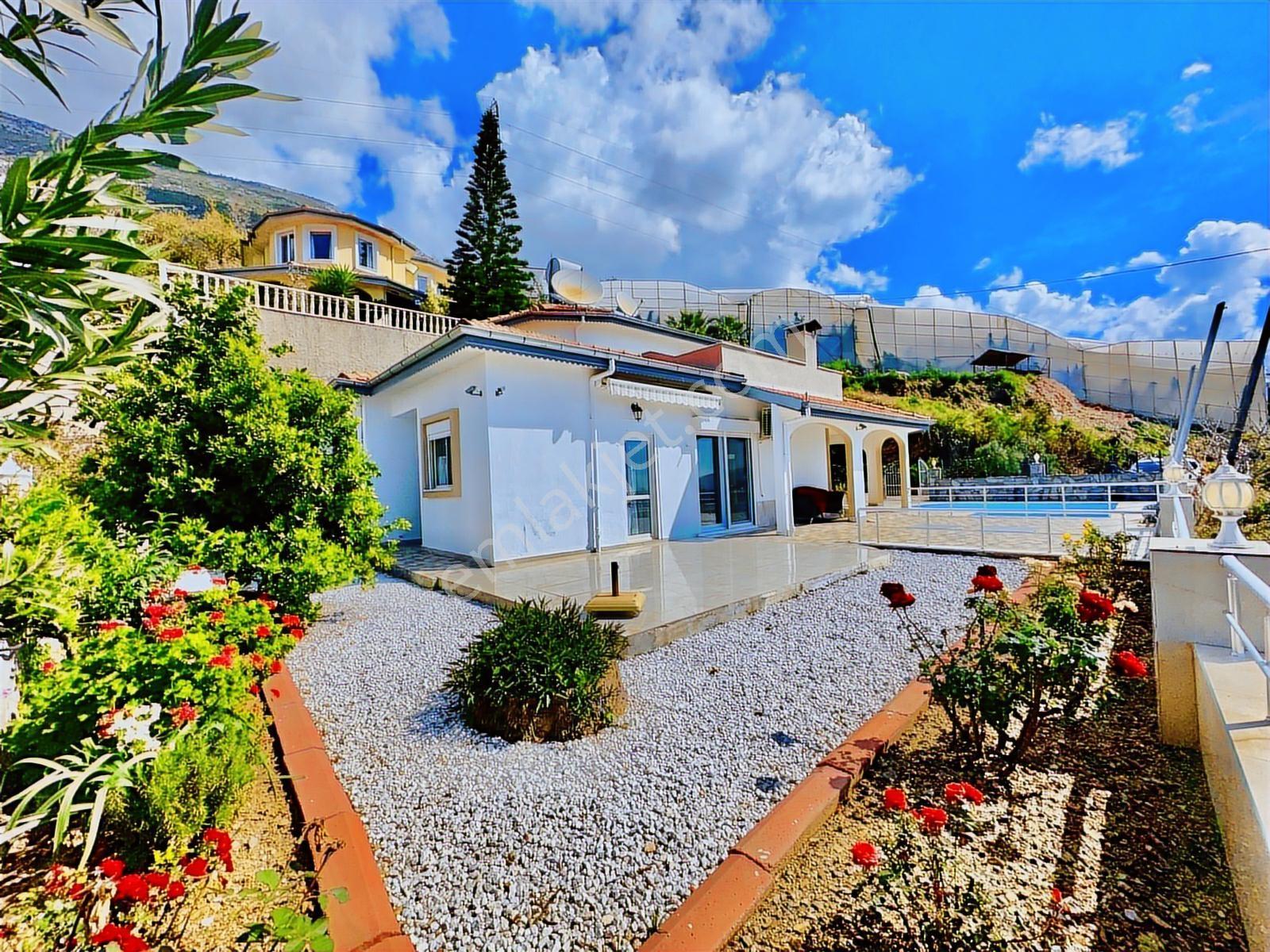 Alanya Mahmutlar 3+1 500m2 Arsada, 200m2 Müstakil Villa Havuzlu - Görsel 14