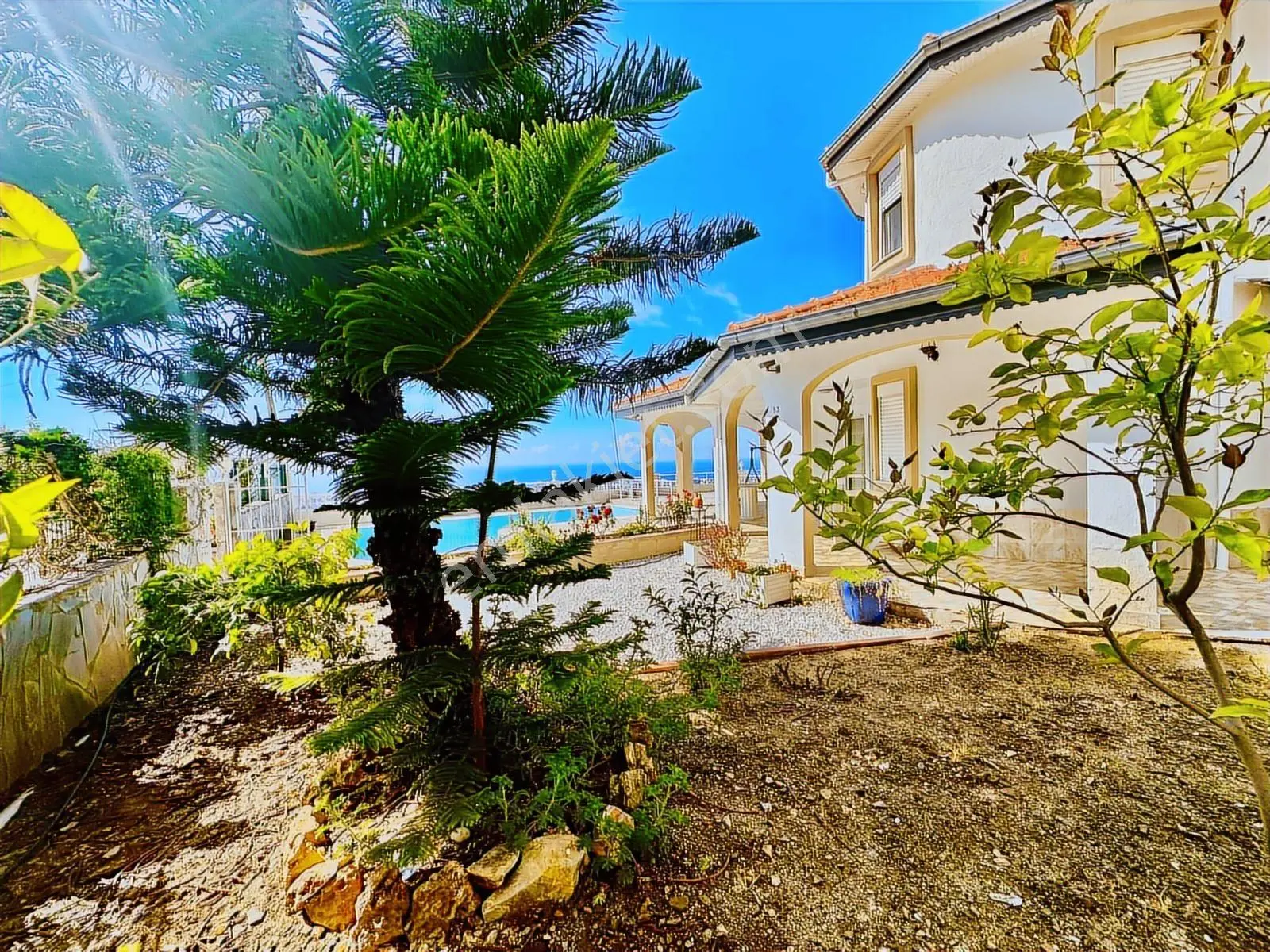 Alanya Mahmutlar 3+1 500m2 Arsada, 200m2 Müstakil Villa Havuzlu - Görsel 13