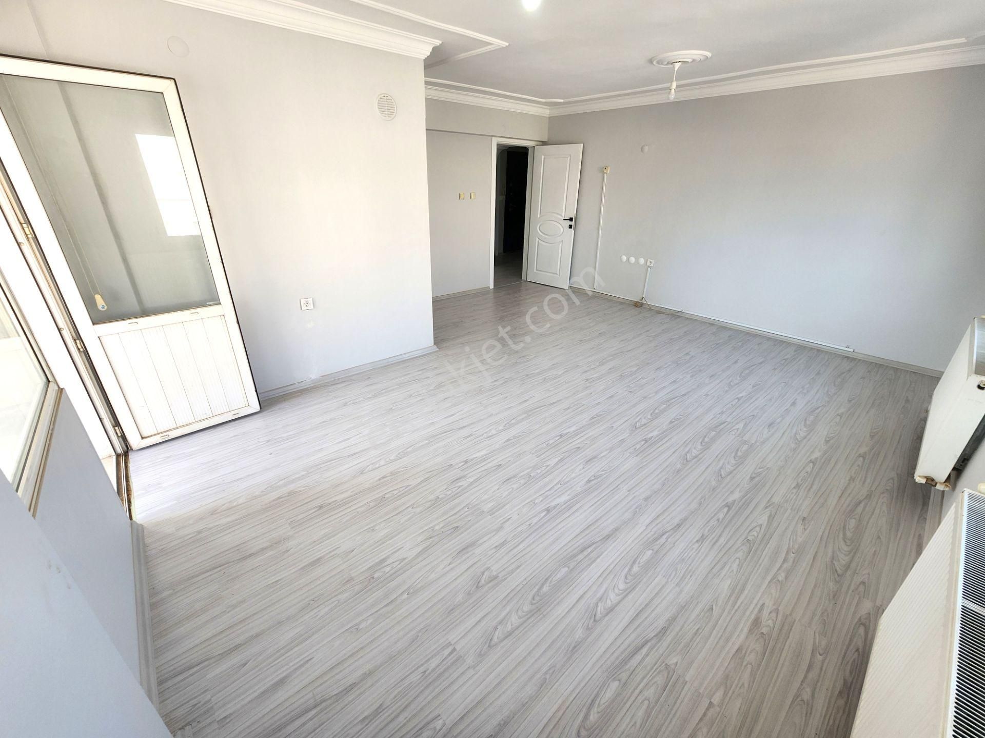 Buca Yıldız Mah., Metro Girişinde, Site İçi, 3+1, Kiralık Daire