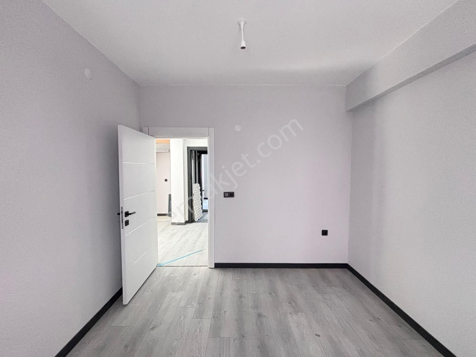 Fa Özbir'den Hastane Bölgesinde 1+1 Ara Kat Daire - Görsel 12