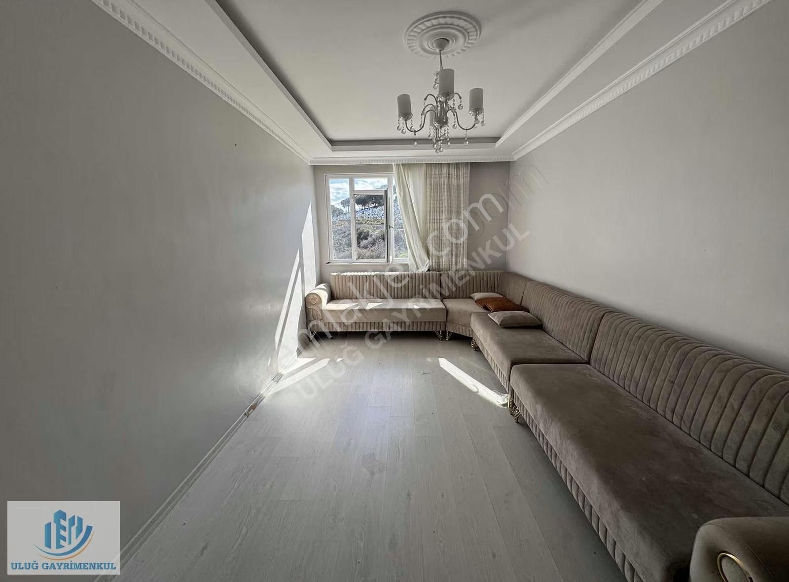 Arnavutköy Yunus Emre Mah Satılık 2+1 90m2 Ara Kat Daire