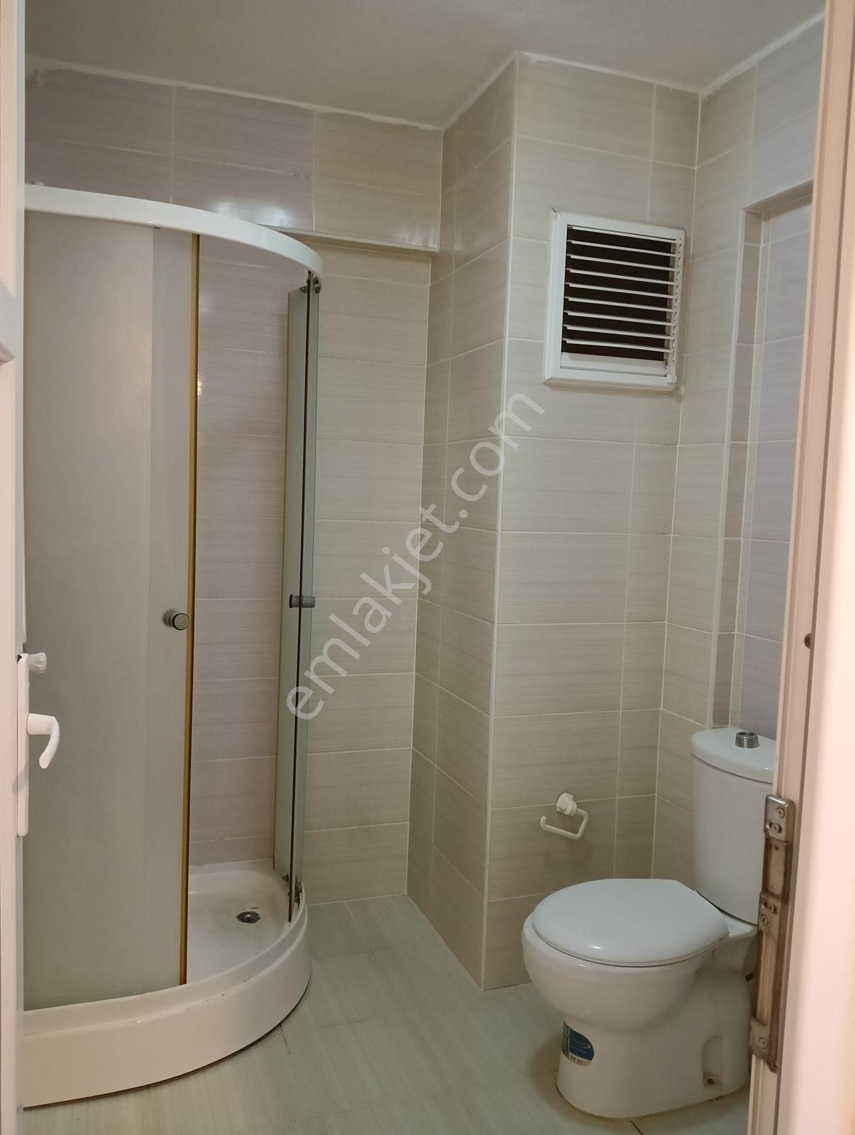 Aktürk Gayrimenkul'den Yerleşime Yakın 1+1 Kiralık Daire - Görsel 3