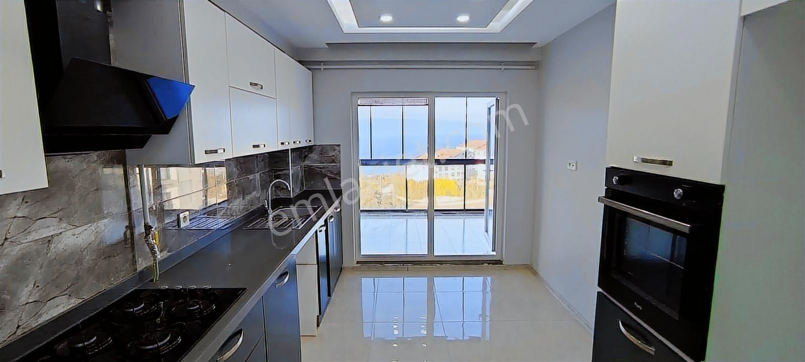 Golden Walley'de Deniz Manzaralı Kiralik 3+1 Daire - Görsel 8