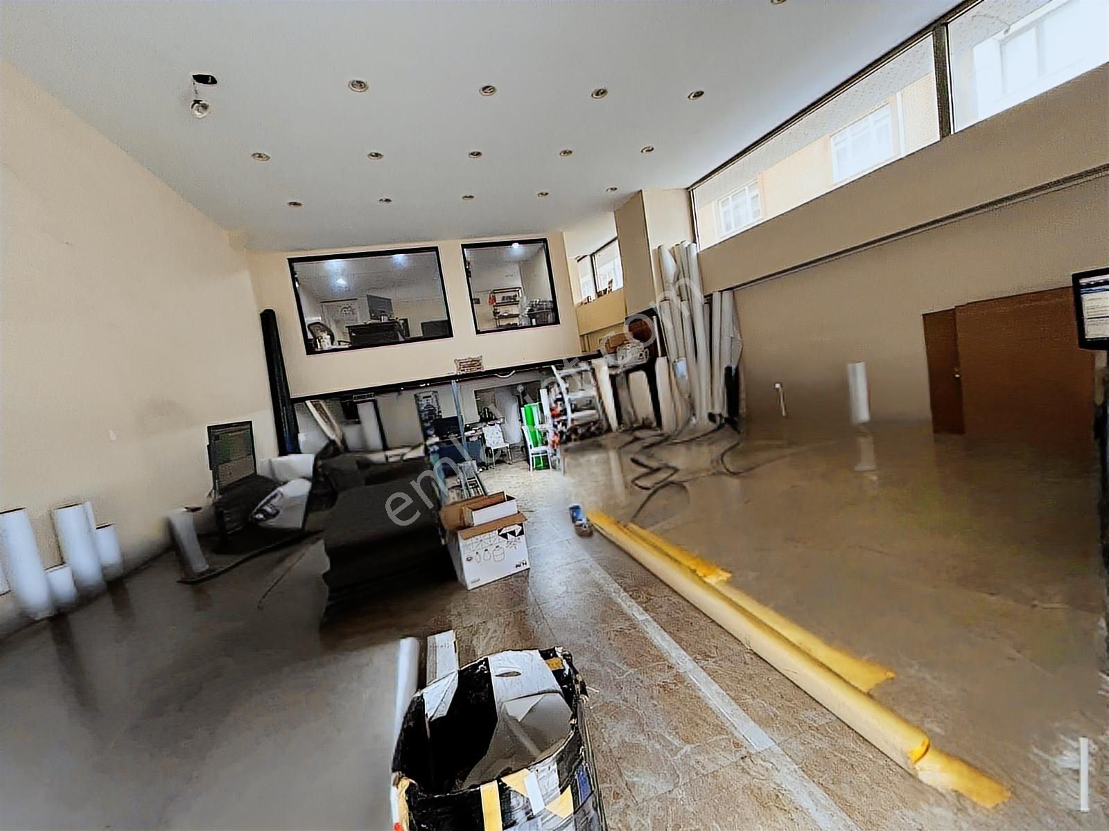 Gaziosmanpaşa'nın Kalbinde Sanayin Arkasında 3 Katlı Köşe Dükkan - Görsel 7