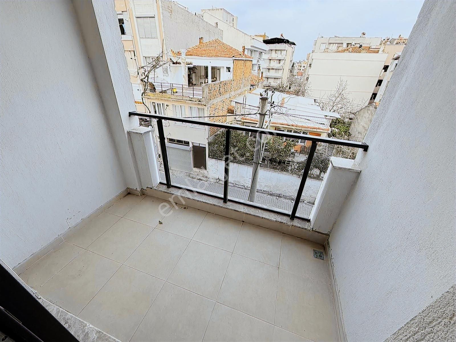 Zeytinli Park Dibi Geniş Ve Lüx Ara Kat Ön Cephe 2+1 Daire - Görsel 12