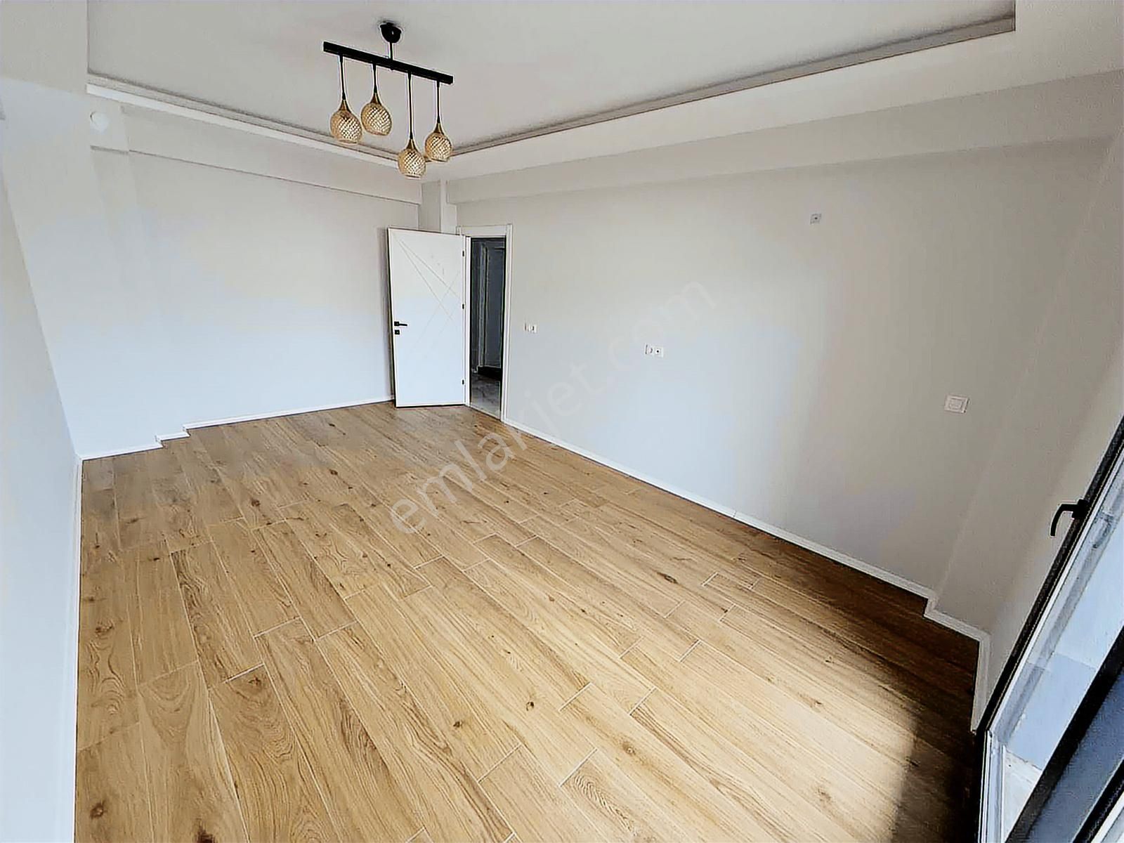 Zeytinli Park Dibi Geniş Ve Lüx Ara Kat Ön Cephe 2+1 Daire - Görsel 7