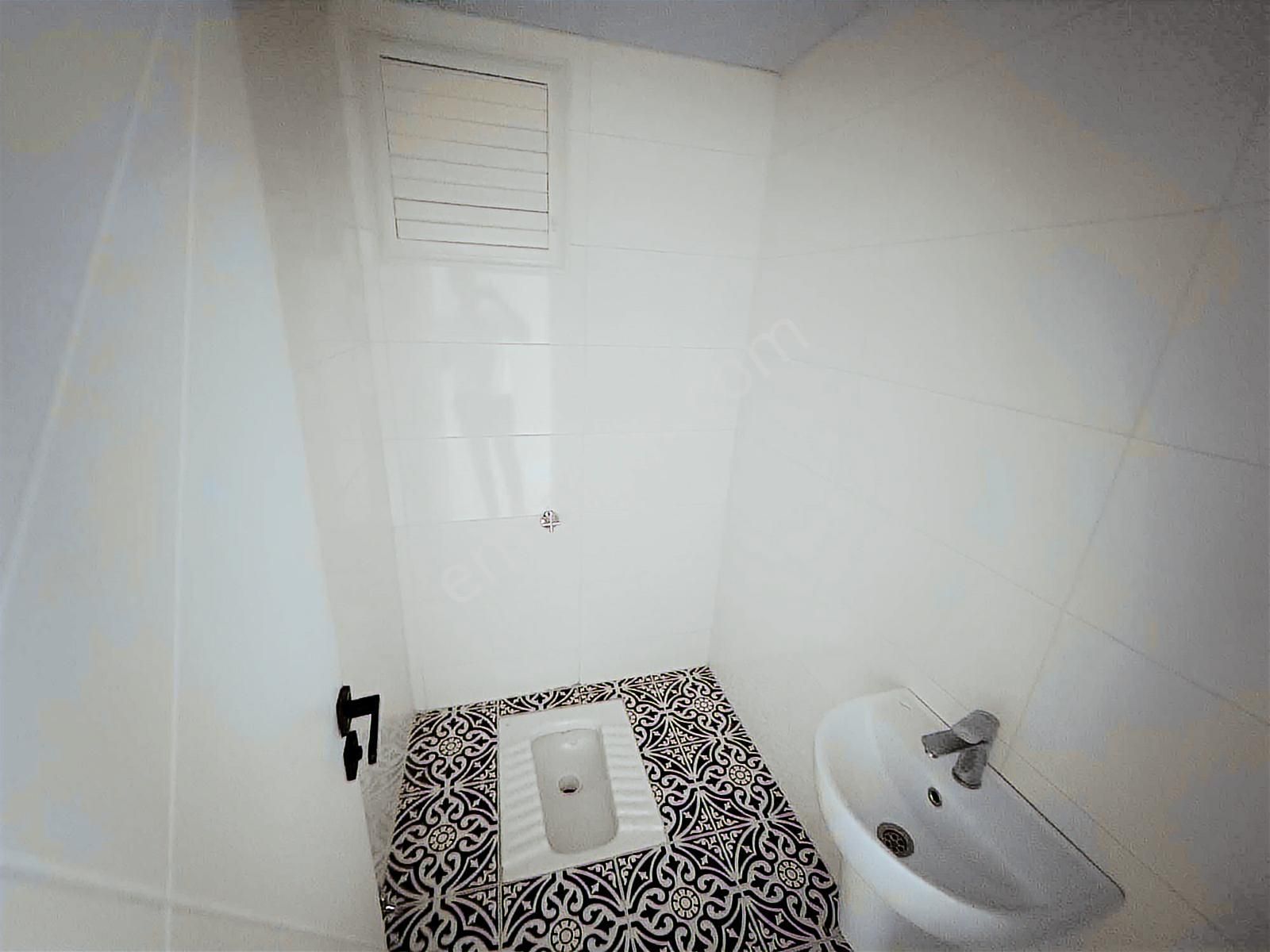 Zeytinli Park Dibi Geniş Ve Lüx Ara Kat Ön Cephe 2+1 Daire - Görsel 3