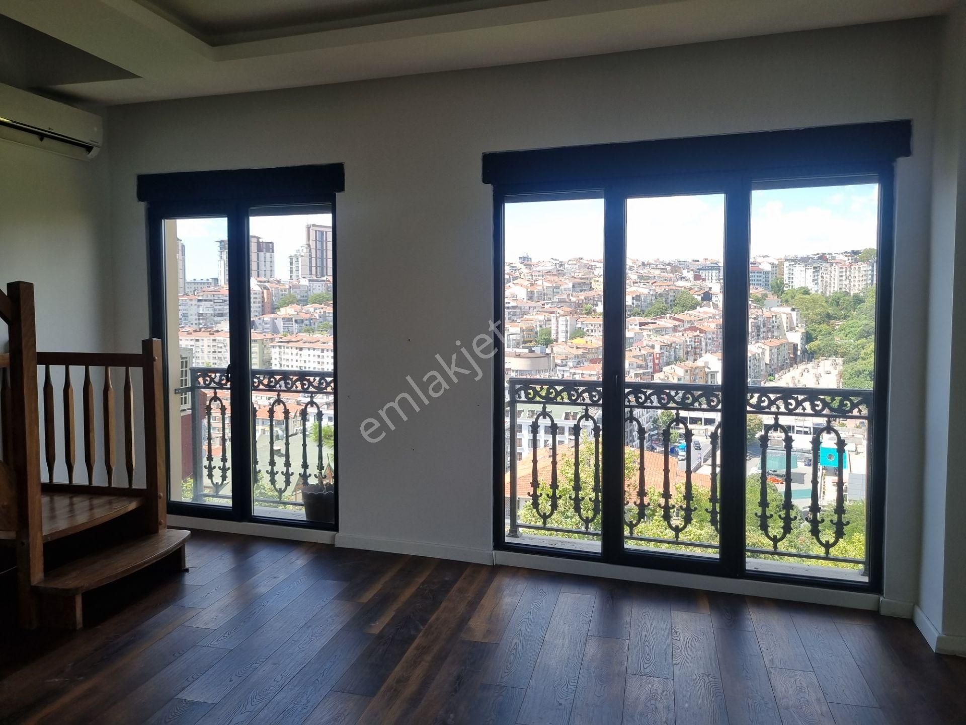 Ihlamur Yıldız Caddesinde Yeni Bina Teraslı 4+1 Kiralık Dubleks - Görsel 28