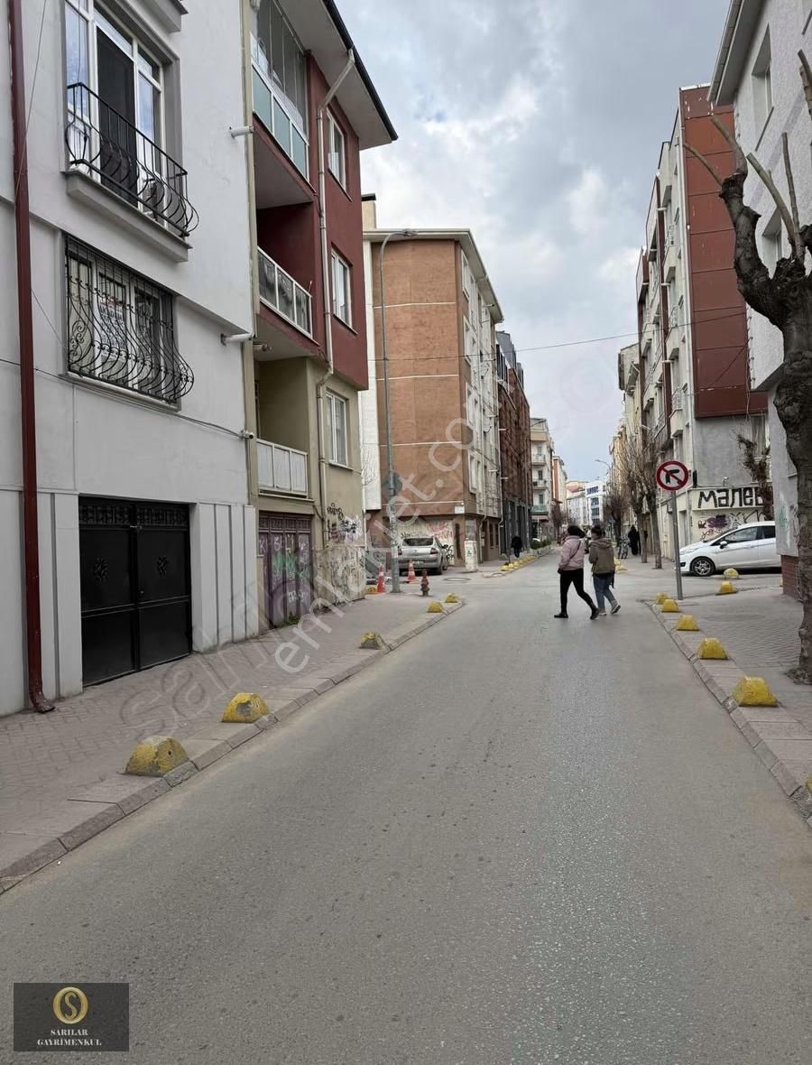 Sarılar Gayrimenkul'den Espark Yakını 1+1 Eşyalı Kiralık Daire