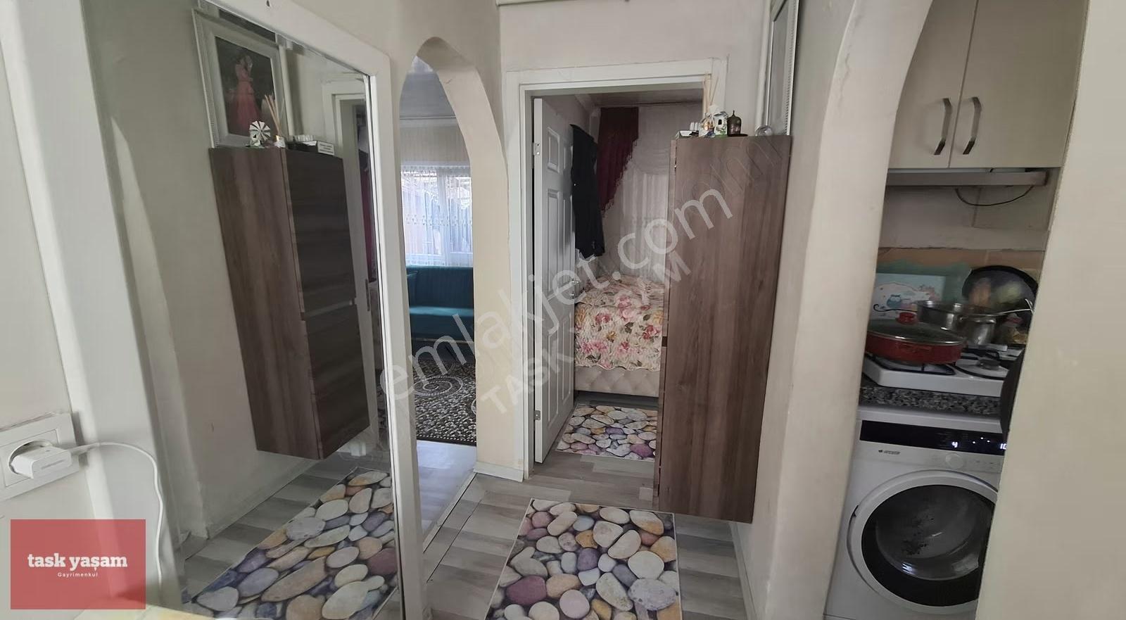 Tuzla Emiroğlu Caddesi Üzerinde Satılık Bahçeli Müstakil Ev - Görsel 10