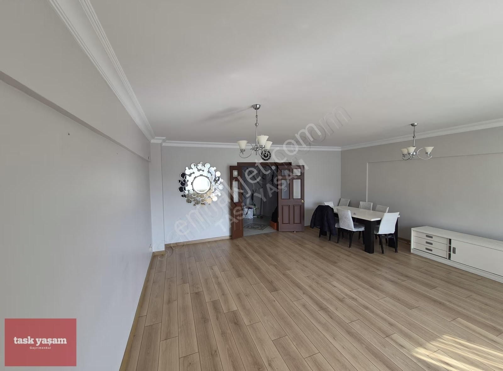 Ihlamur Kasrı'nın Yanında, Geniş Cepheli Ferah 3+1 Kiralık Daire - Görsel 2