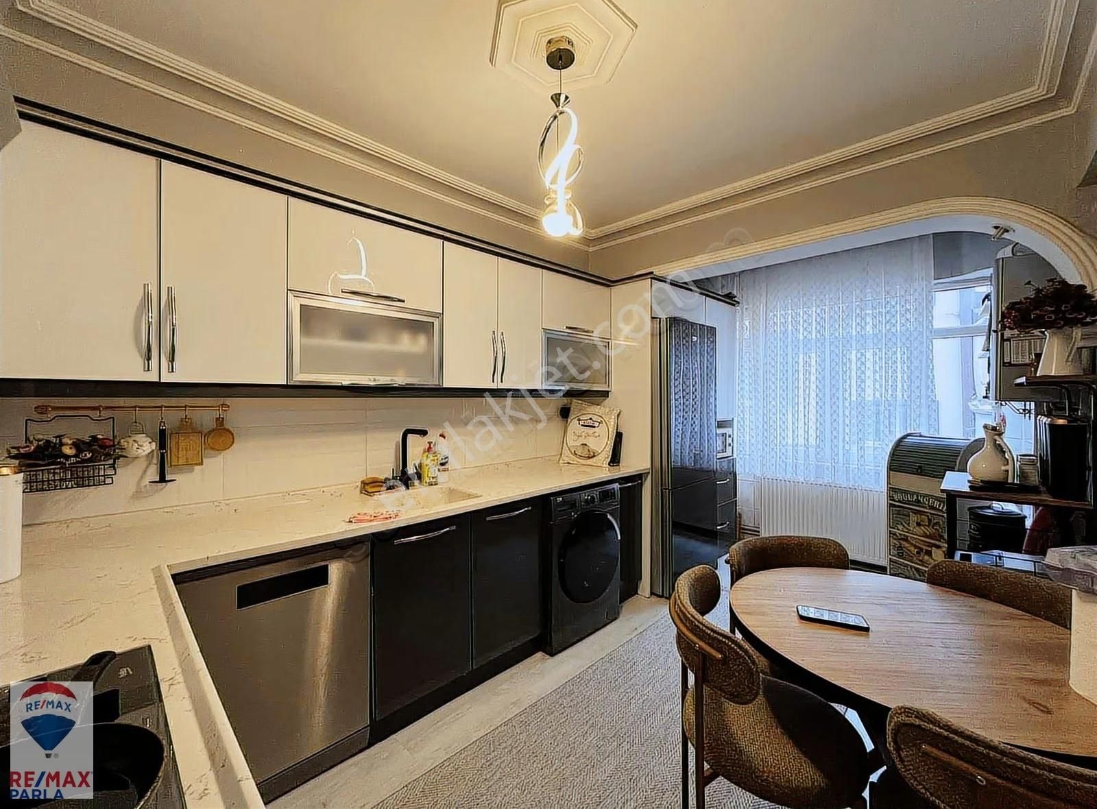 Mükemmel Konum | Komple Tadilatlı | Geniş Ve Kullanışlı 2+1! - Görsel 3