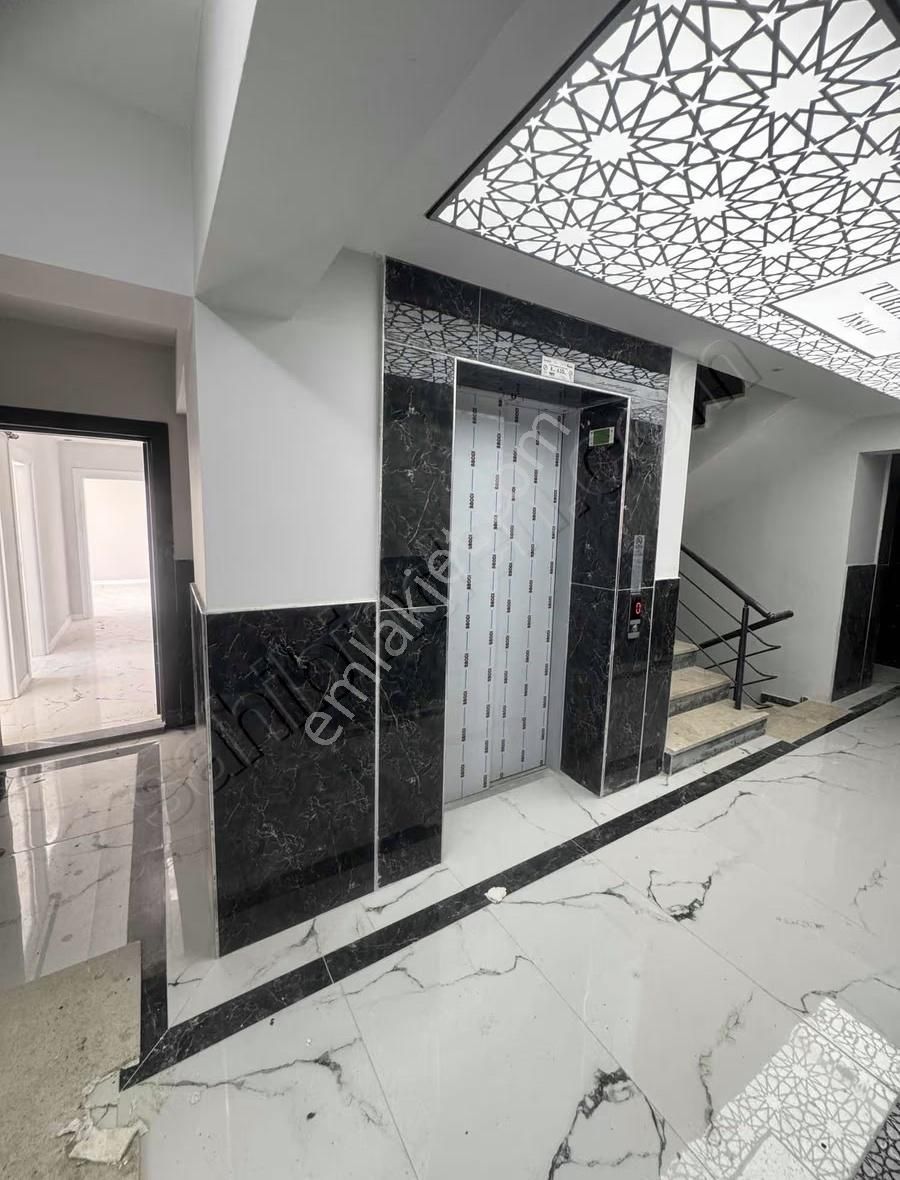 Sakarya Mah. 2+1 Arakat Siteler Böl.