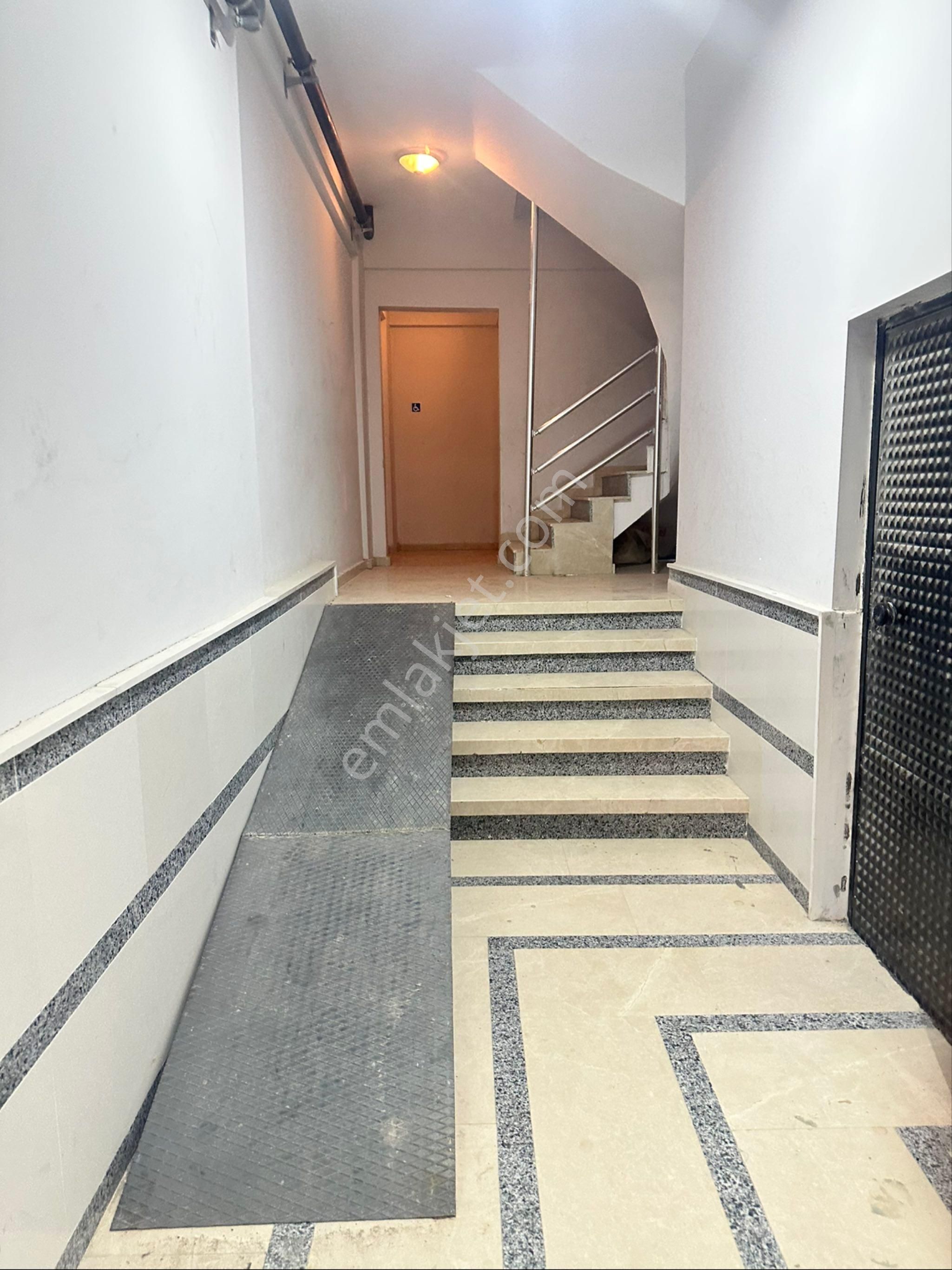 Bayraklı Refik Şevket Mah Kapalı Mutfak 2+1 Kiralık Daire - Görsel 35